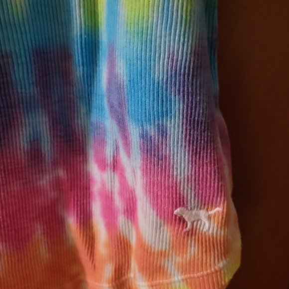 Vs pink tie dye tank top, size medium. - Picture 6 of 6